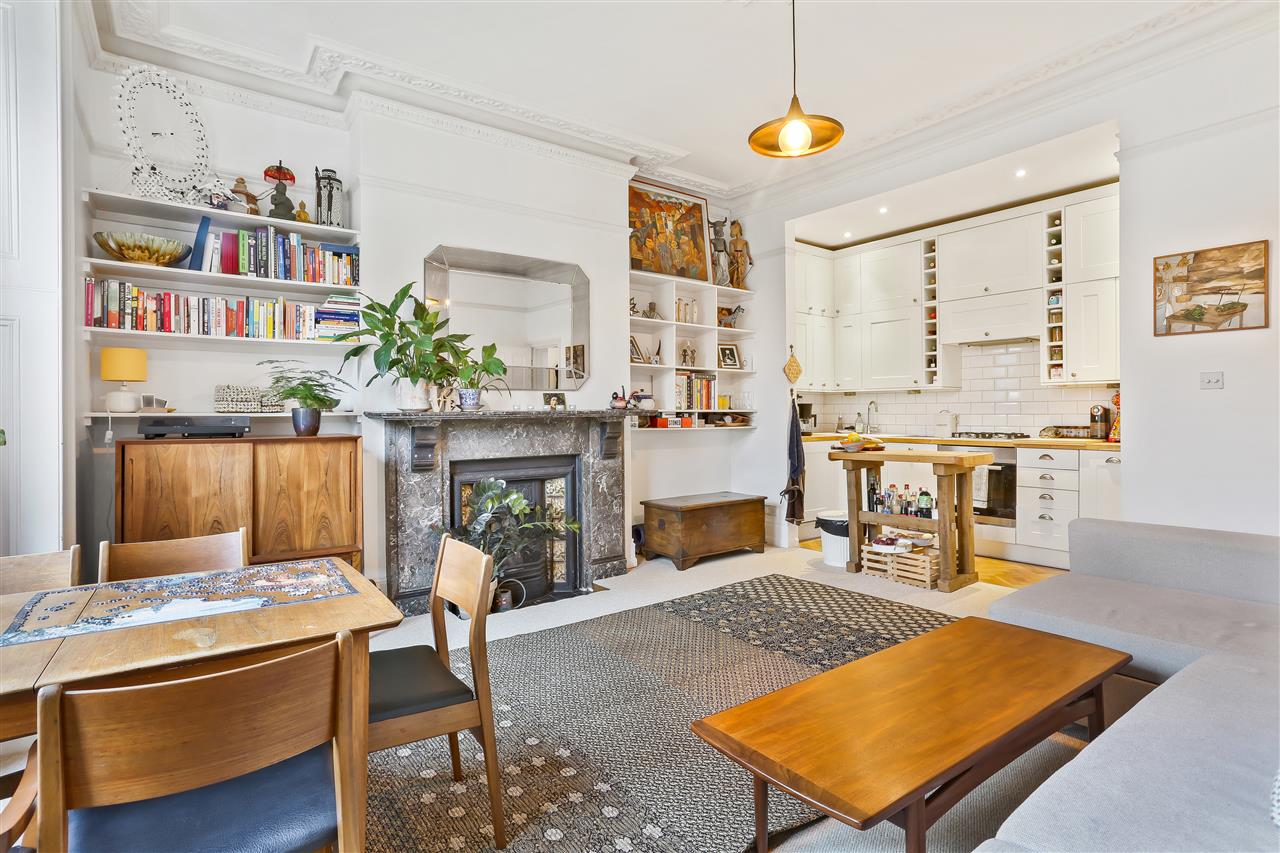 2 bed flat for sale in Dalmeny Road  - Property Image 12