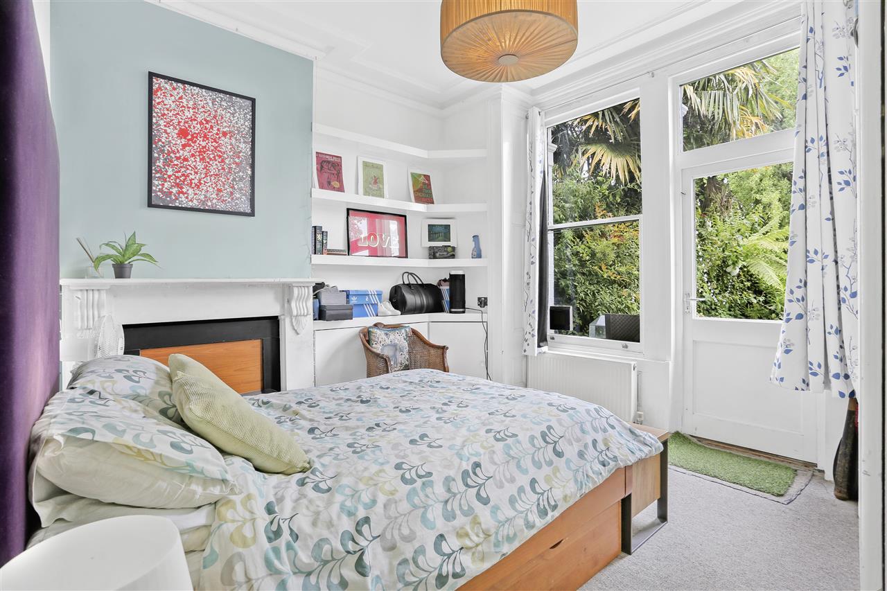 2 bed flat for sale in Lady Margaret Road 3