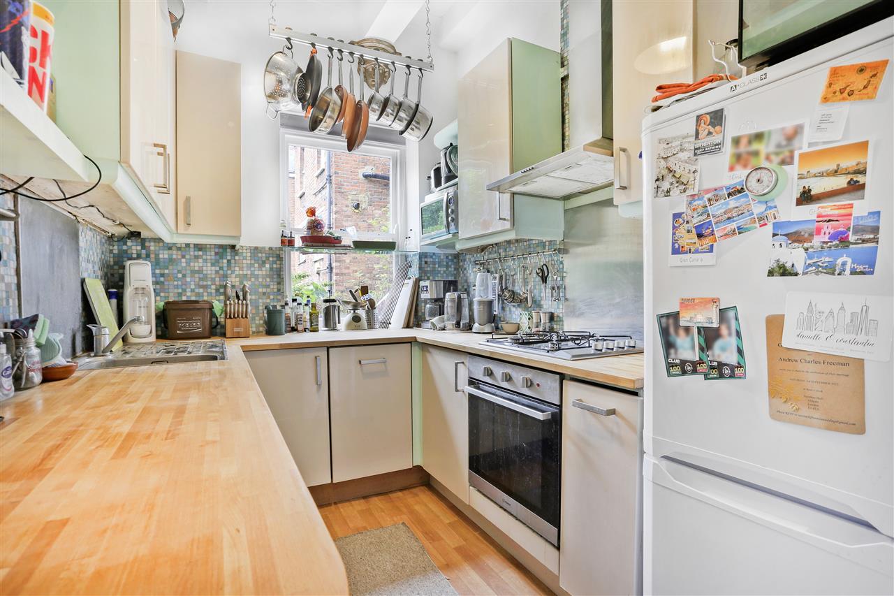 2 bed flat for sale in Lady Margaret Road 4