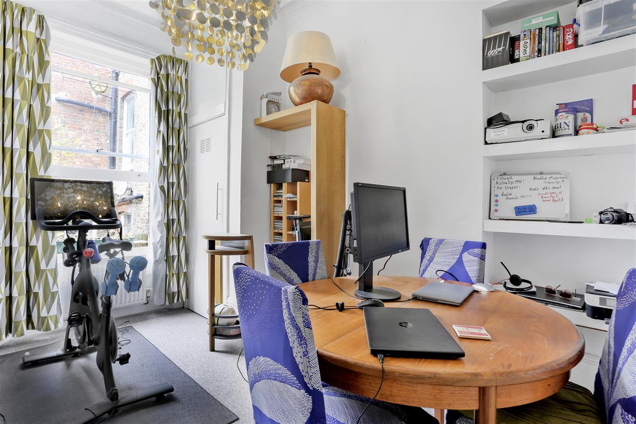 2 bed flat for sale in Lady Margaret Road  - Property Image 7