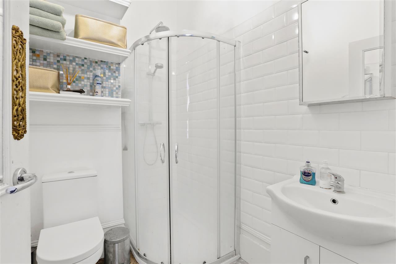 2 bed flat for sale in Lady Margaret Road 7