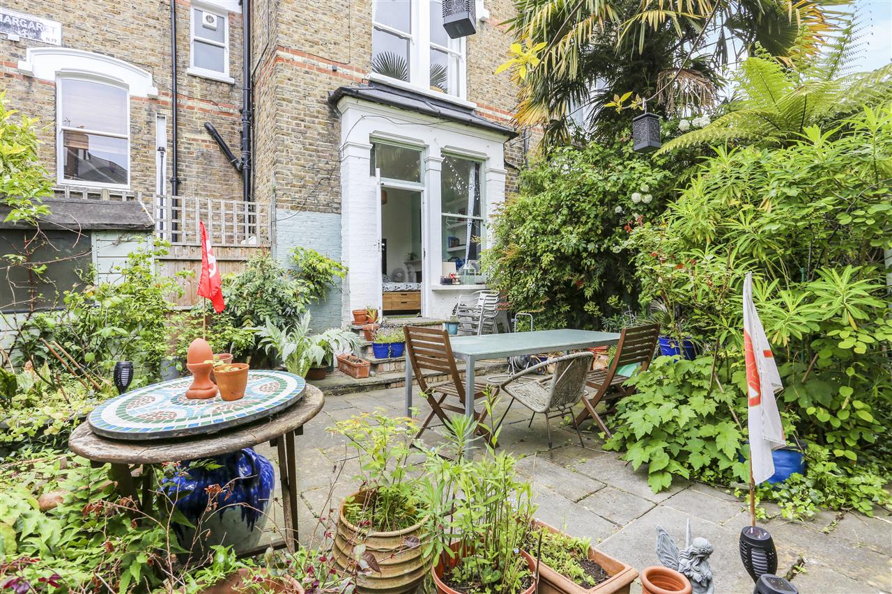 2 bed flat for sale in Lady Margaret Road  - Property Image 10