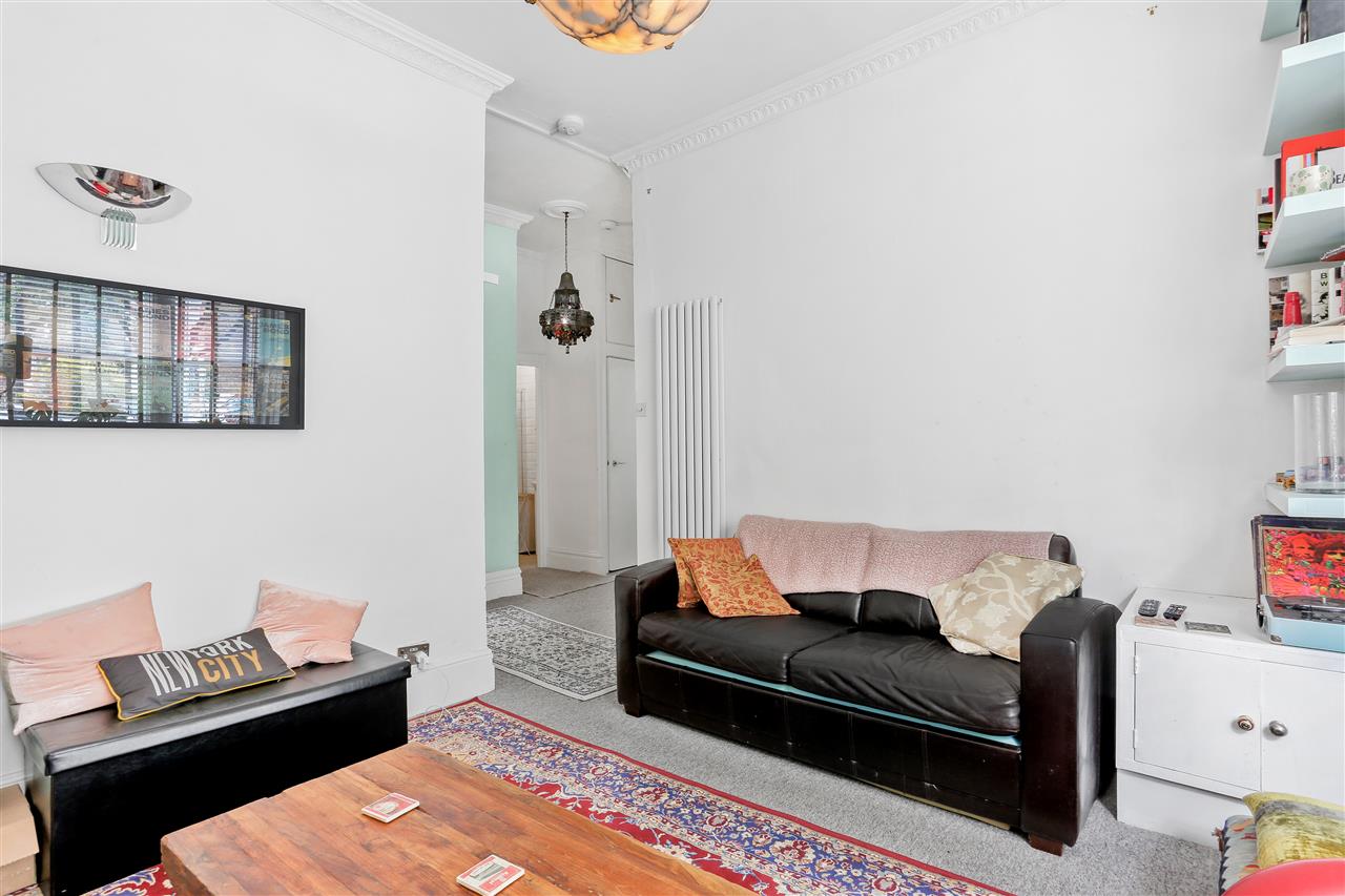 2 bed flat for sale in Lady Margaret Road 11