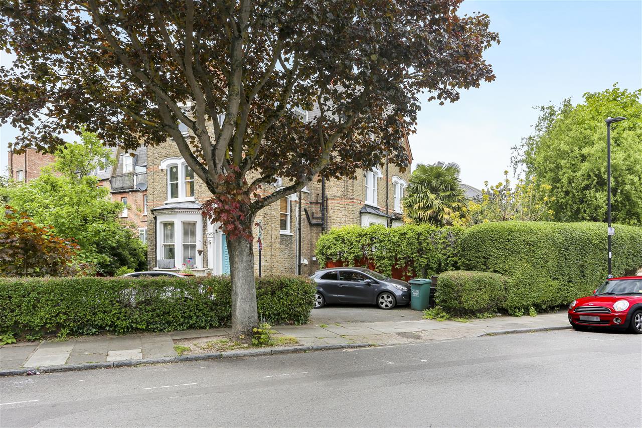 2 bed flat for sale in Lady Margaret Road 15