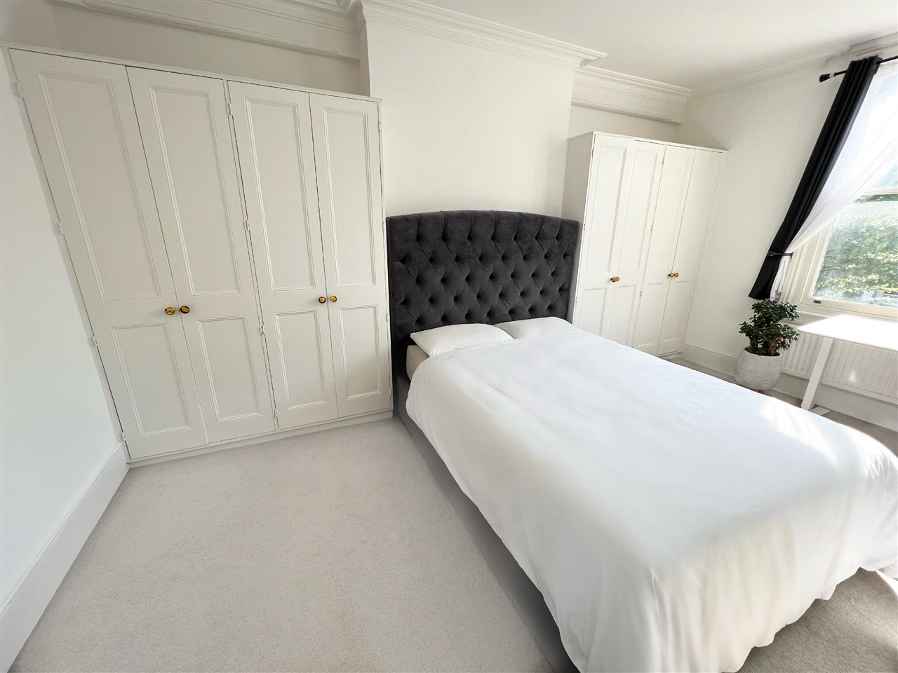 1 bed flat for sale in Lady Margaret Road 5