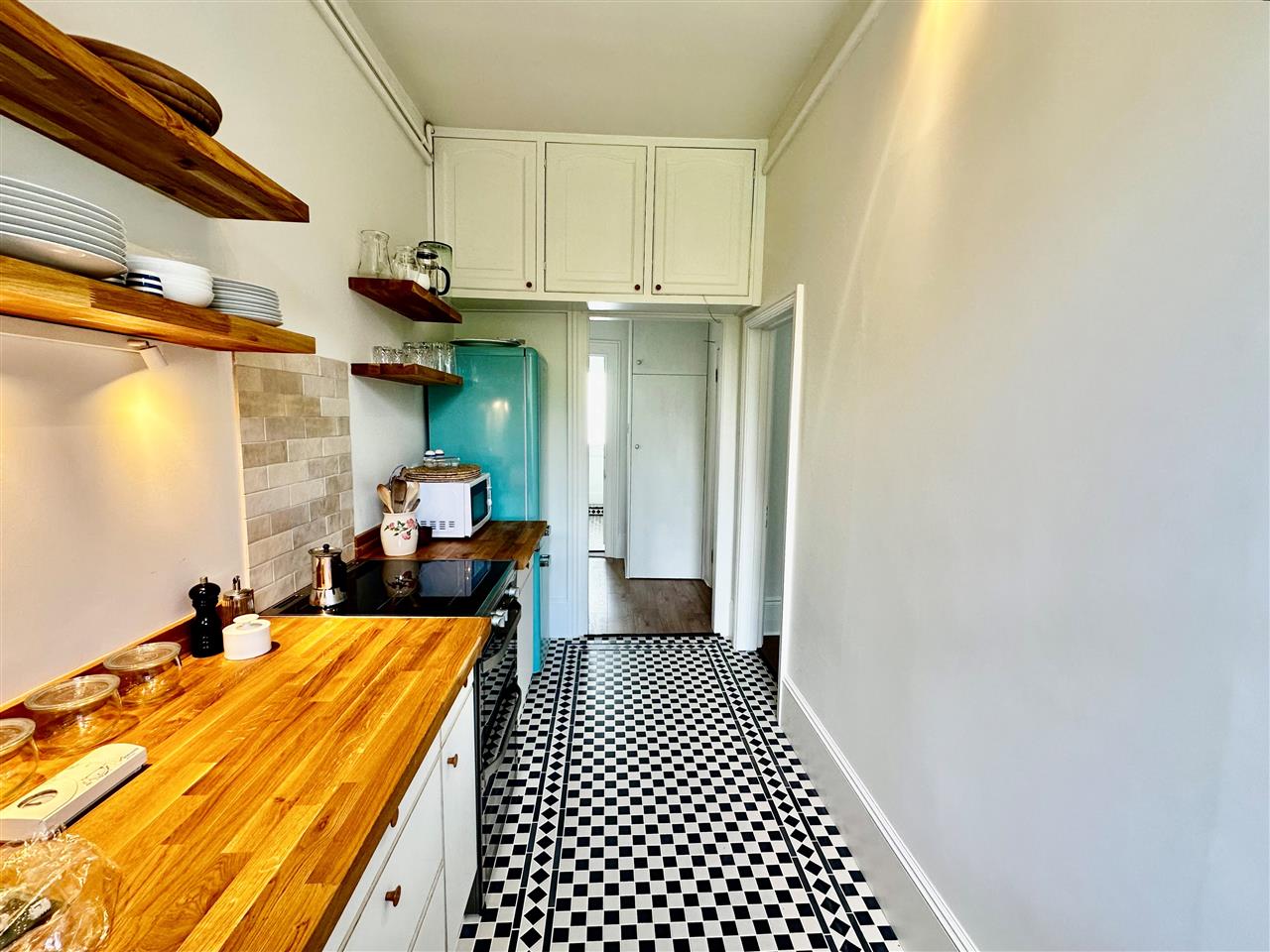 2 bed flat to rent in Hornsey Lane 6