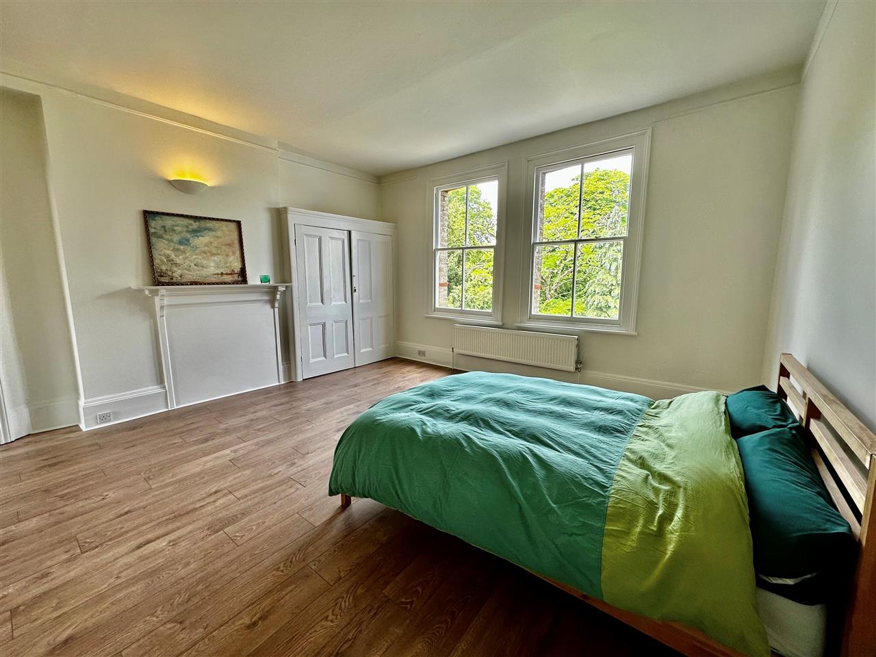 2 bed flat to rent in Hornsey Lane 13