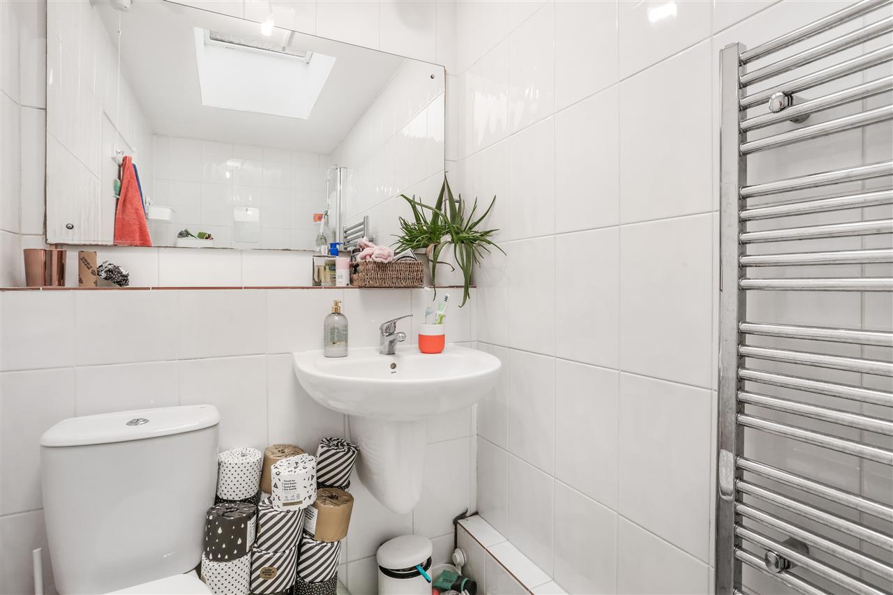 2 bed flat for sale in Chetwynd Road 9