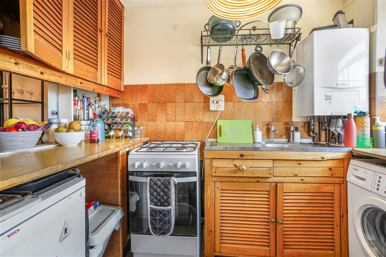 2 bed flat for sale in Chetwynd Road  - Property Image 12