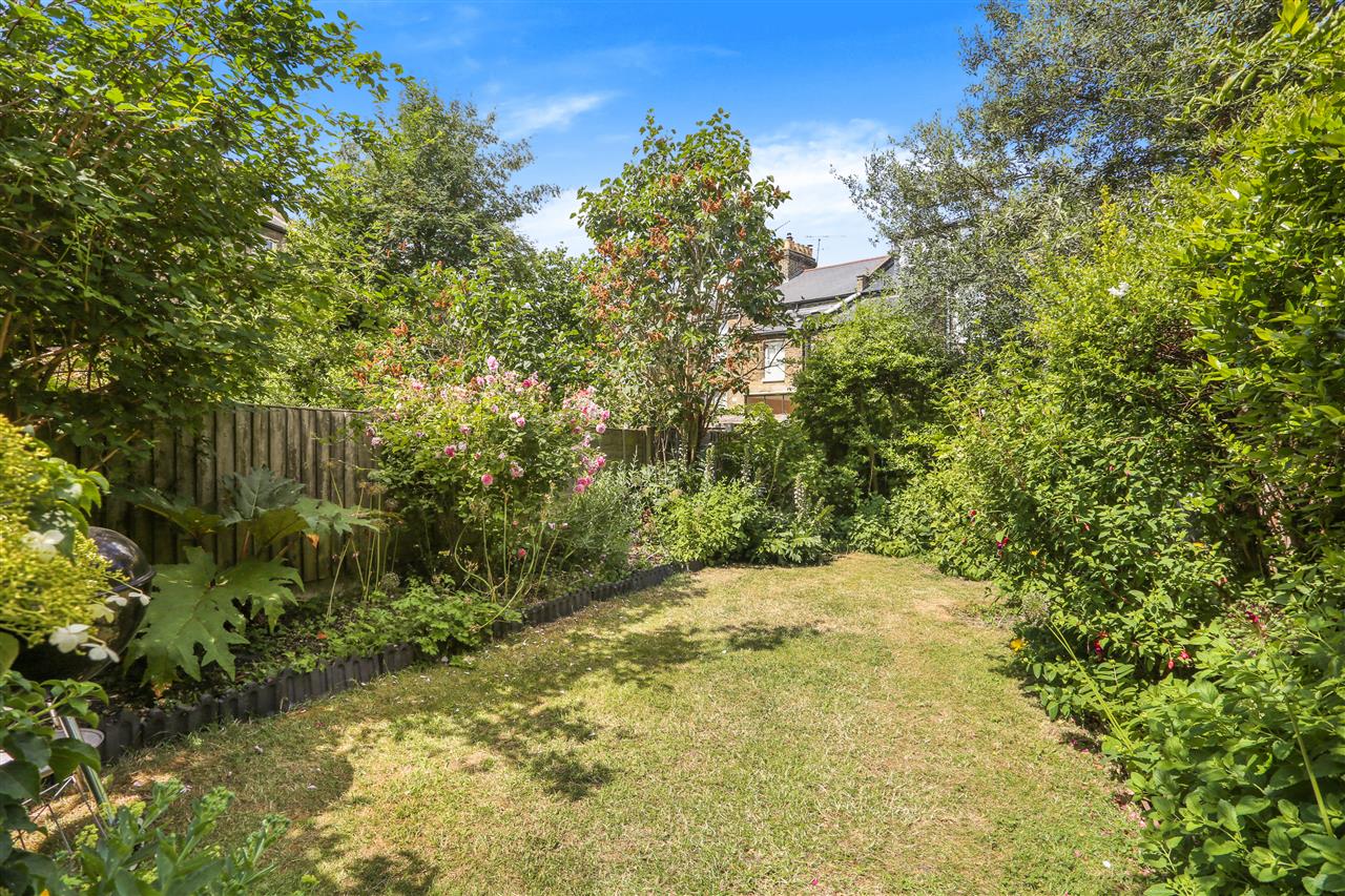5 bed terraced house for sale in Celia Road  - Property Image 4