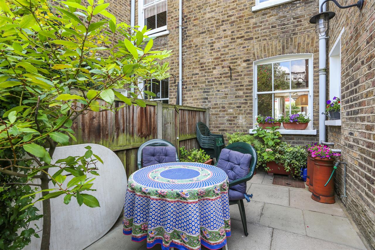 5 bed terraced house for sale in Celia Road 14