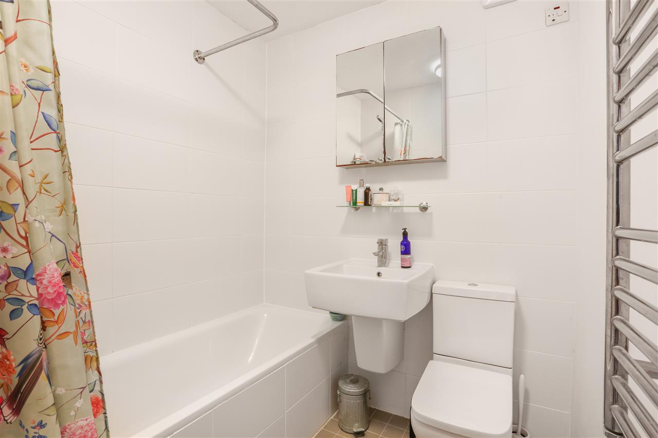 1 bed flat for sale in Brecknock Road 10