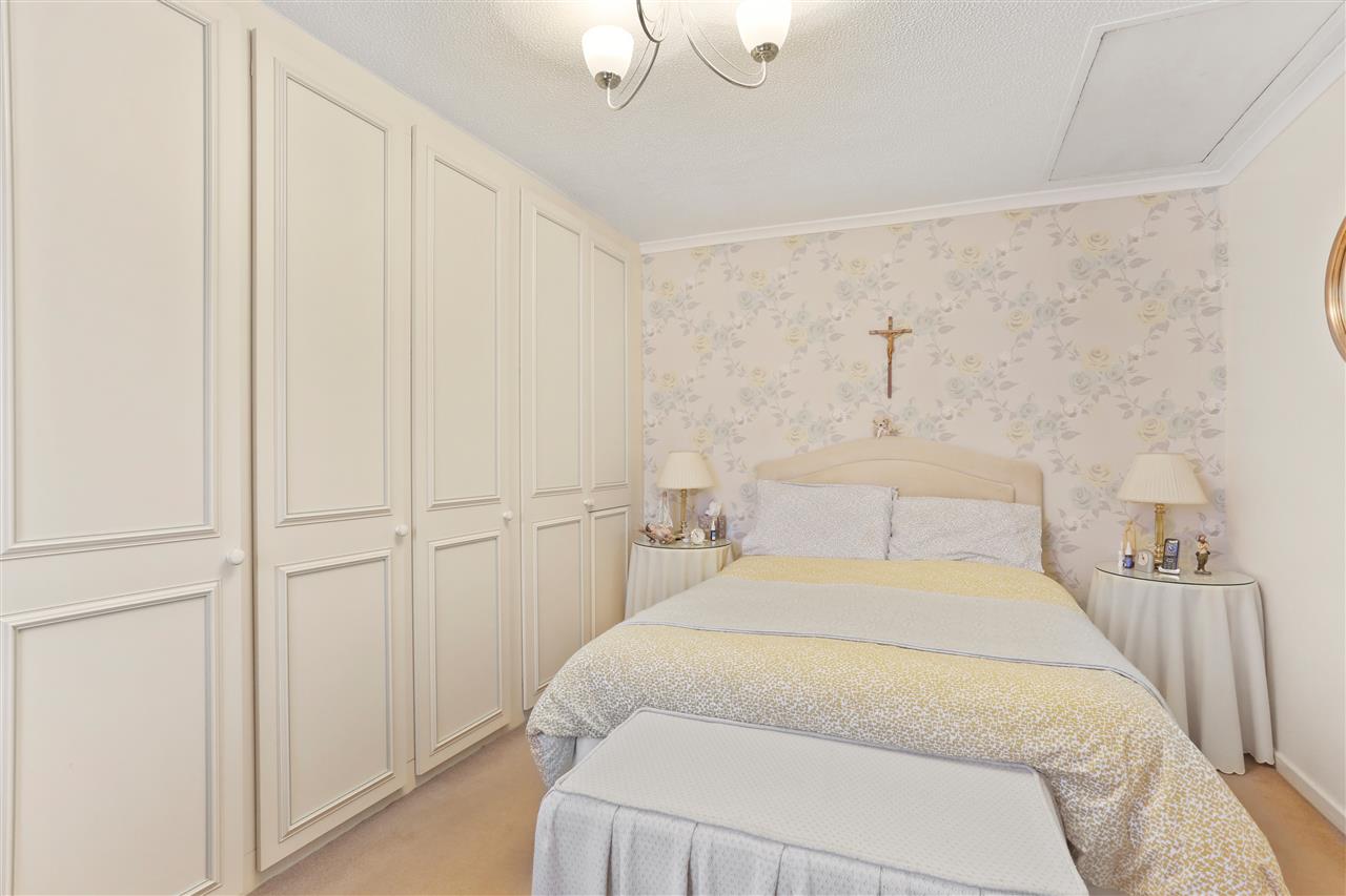 3 bed terraced house for sale in Bredgar Road 2