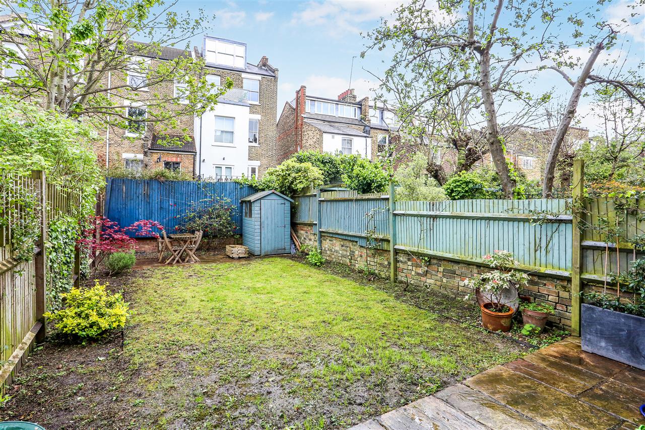 1 bed flat for sale in Hugo Road  - Property Image 16