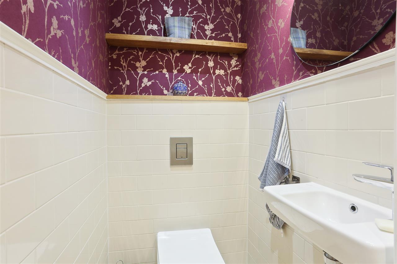 1 bed flat for sale in Hugo Road  - Property Image 19