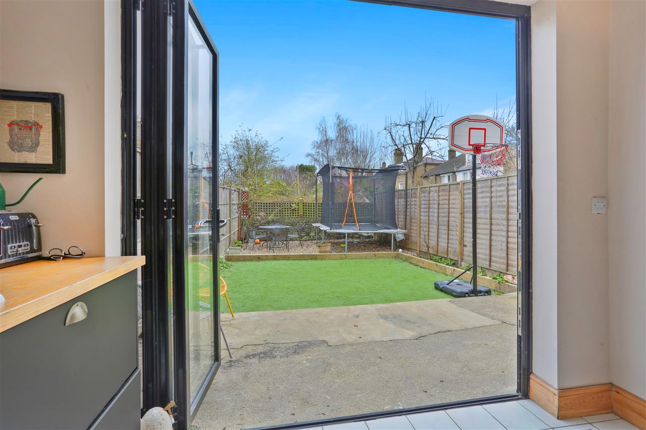 5 bed terraced house for sale in Tytherton Road  - Property Image 9