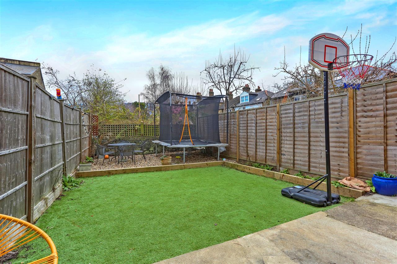 5 bed terraced house for sale in Tytherton Road 9