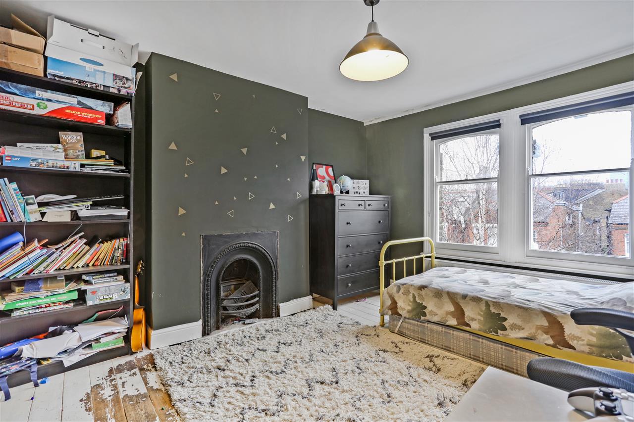 5 bed terraced house for sale in Tytherton Road 10