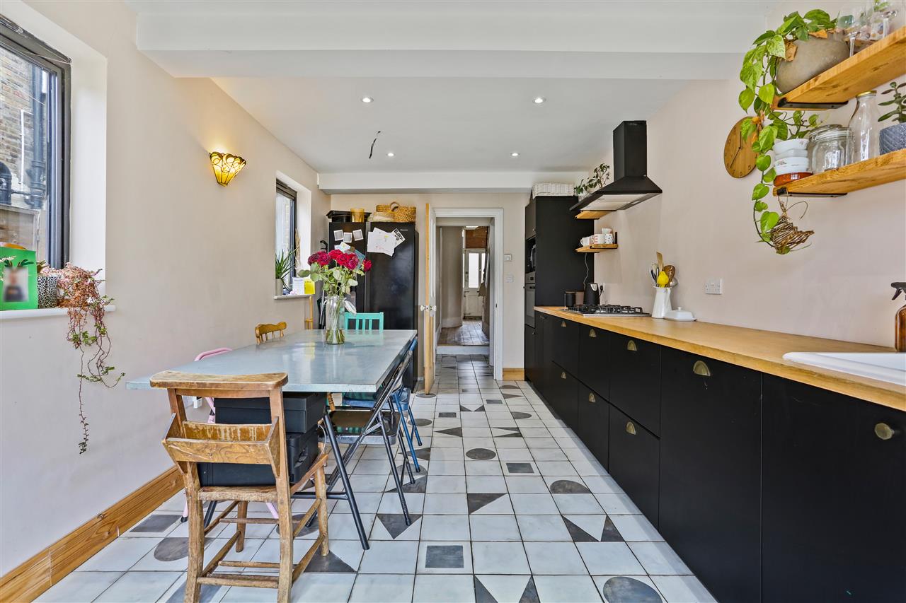 5 bed terraced house for sale in Tytherton Road 19