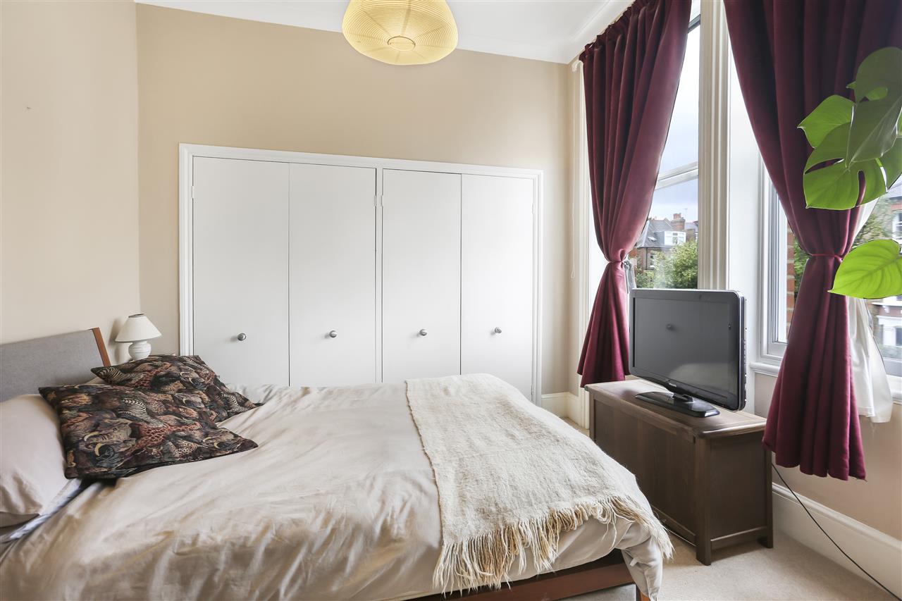 2 bed flat for sale in Dalmeny Road  - Property Image 4