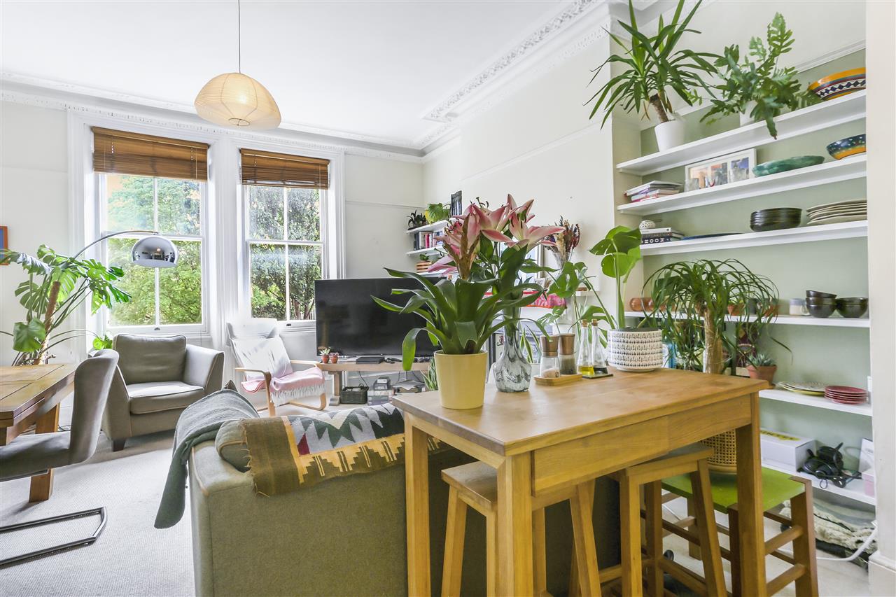 2 bed flat for sale in Dalmeny Road  - Property Image 8