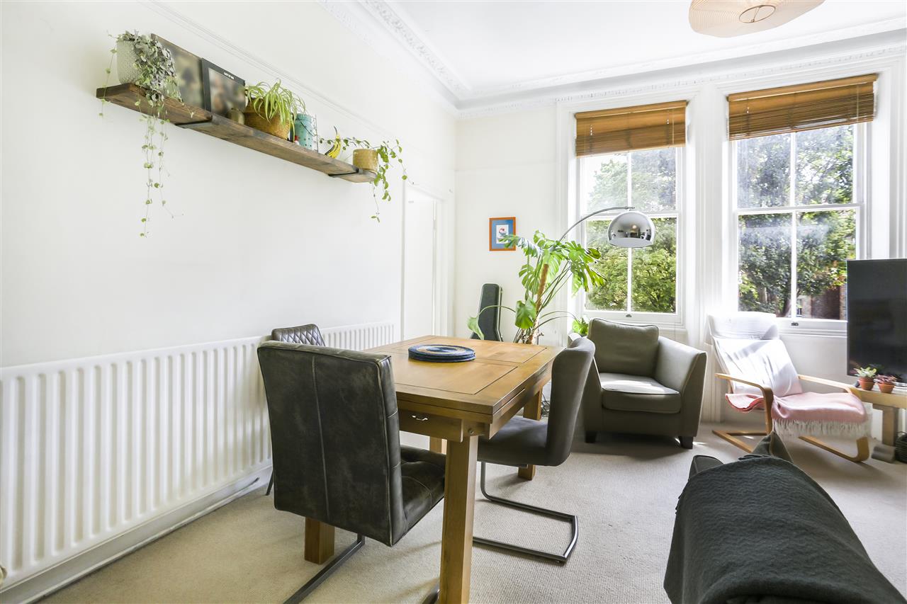 2 bed flat for sale in Dalmeny Road 11