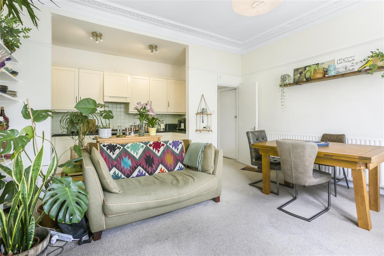 2 bed flat for sale in Dalmeny Road 13