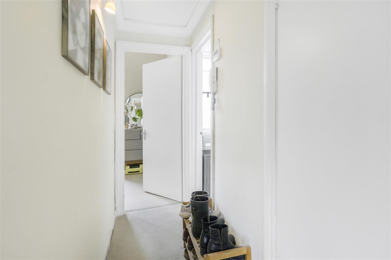 2 bed flat for sale in Dalmeny Road  - Property Image 18