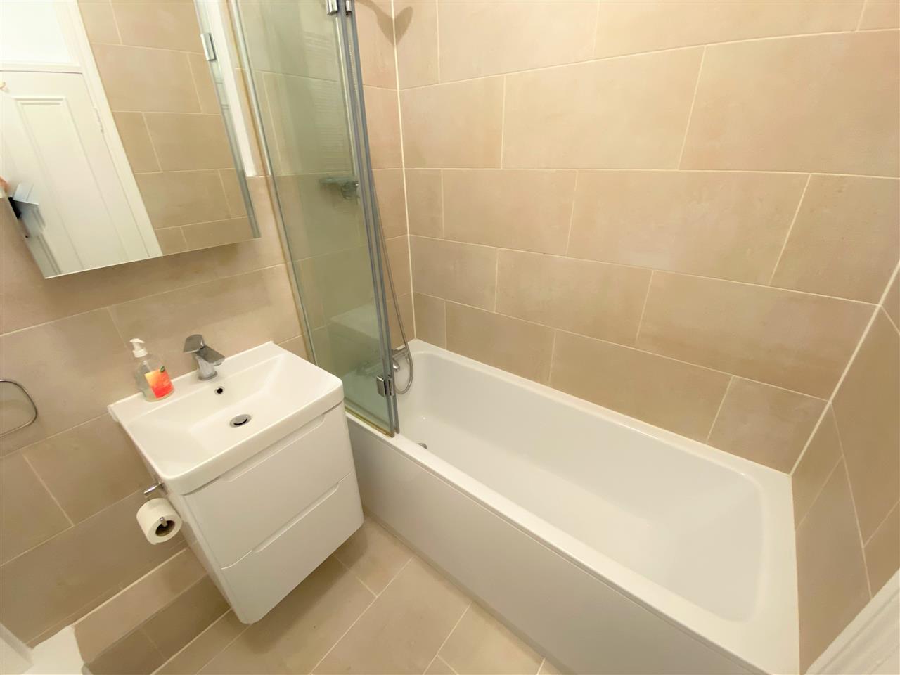 1 bed flat to rent in Camden Road  - Property Image 4