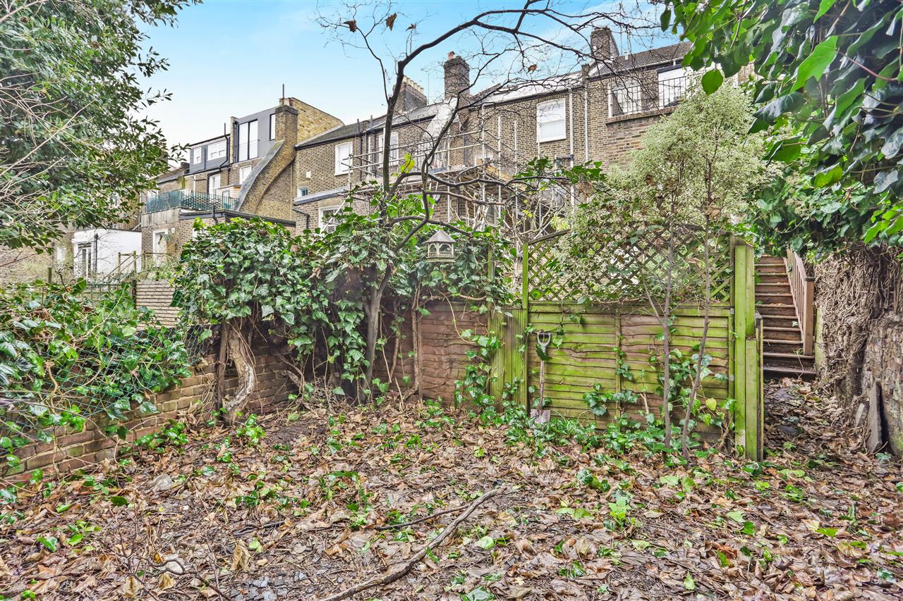 2 bed flat for sale in Tufnell Park Road  - Property Image 15