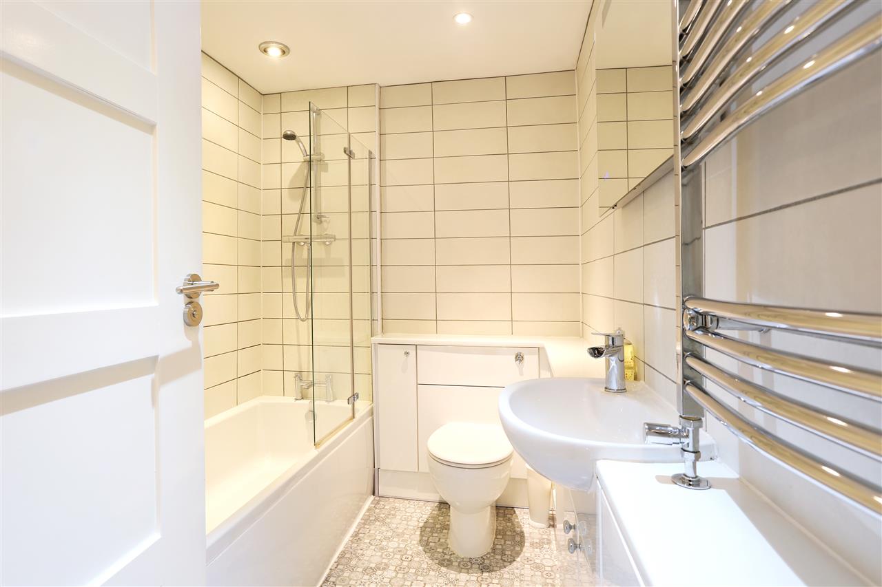 2 bed maisonette to rent in Anson Road  - Property Image 12