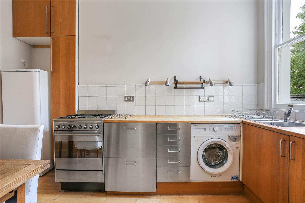 2 bed flat for sale in Mercers Road  - Property Image 2