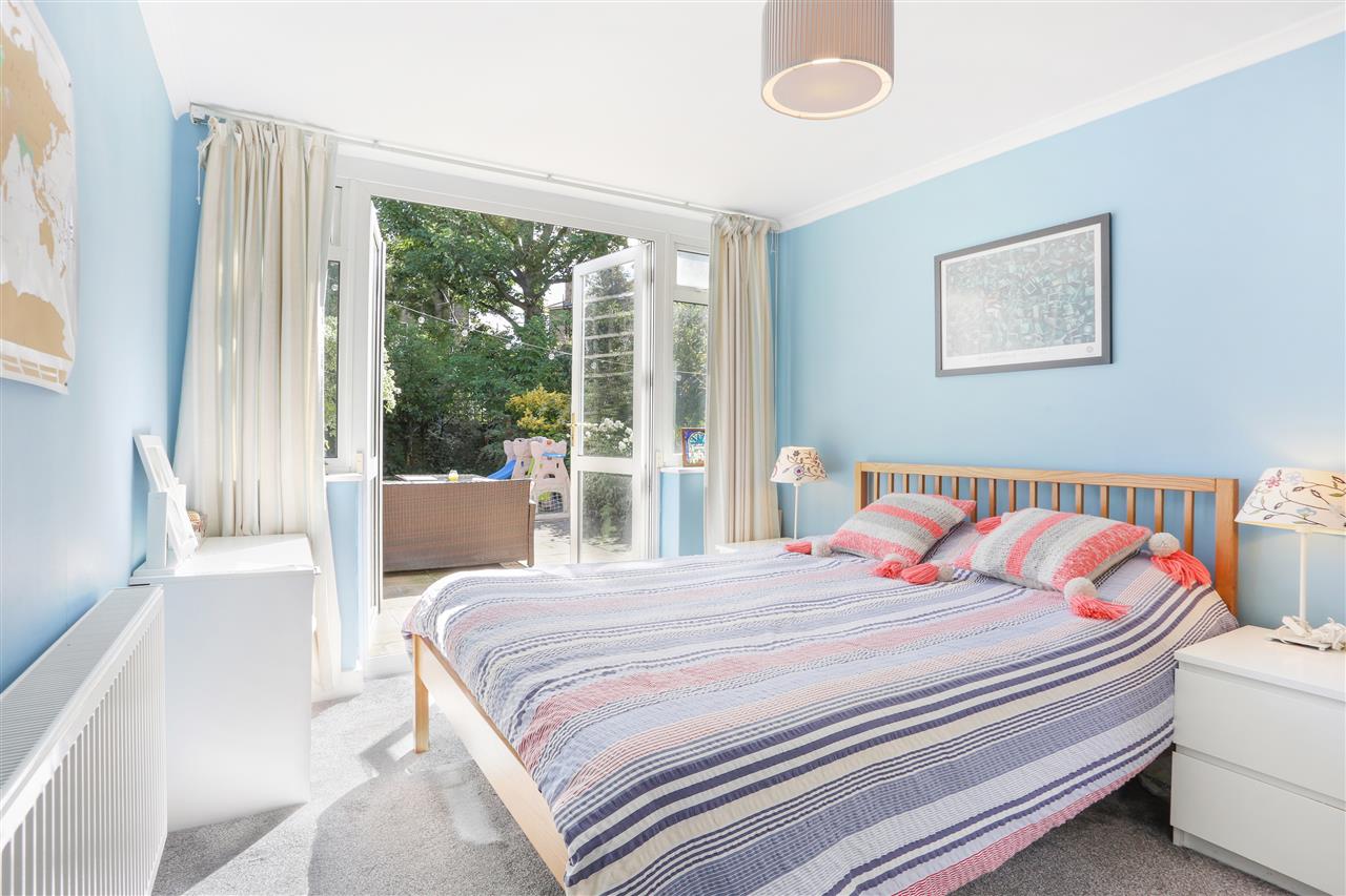 2 bed flat for sale in Tufnell Park Road  - Property Image 4