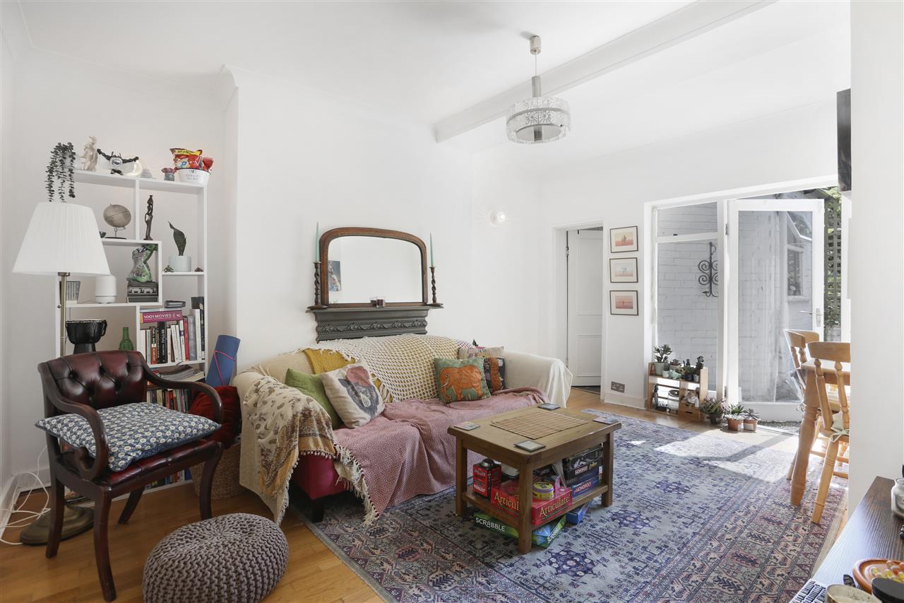 2 bed flat for sale in Tufnell Park Road  - Property Image 3