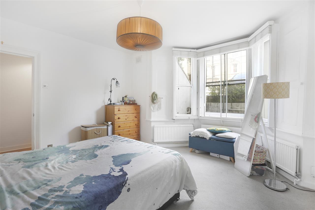 2 bed flat for sale in Tufnell Park Road 3