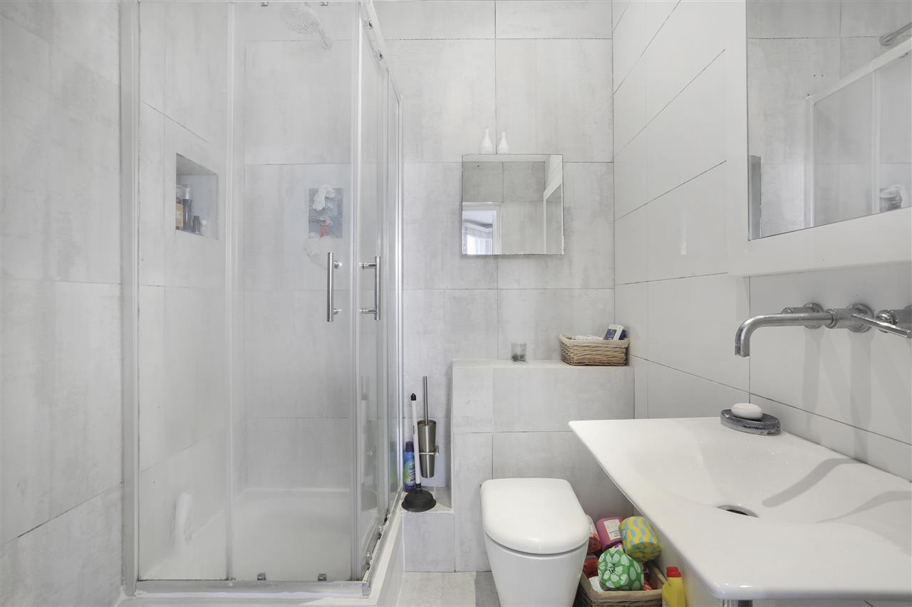 2 bed flat for sale in Tufnell Park Road  - Property Image 5