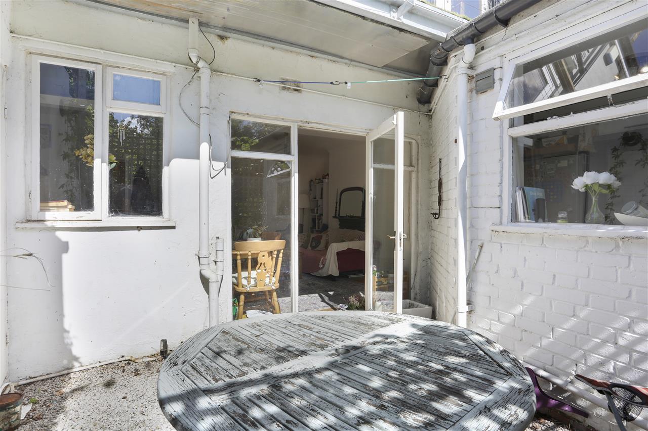 2 bed flat for sale in Tufnell Park Road 14