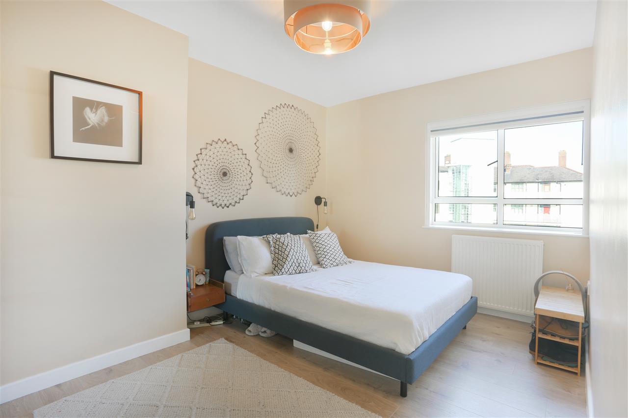 2 bed flat for sale 9