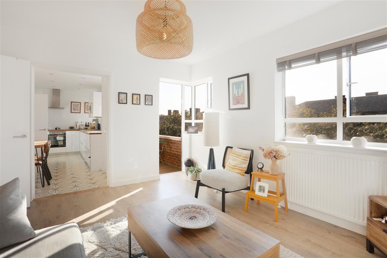 2 bed flat for sale  - Property Image 15