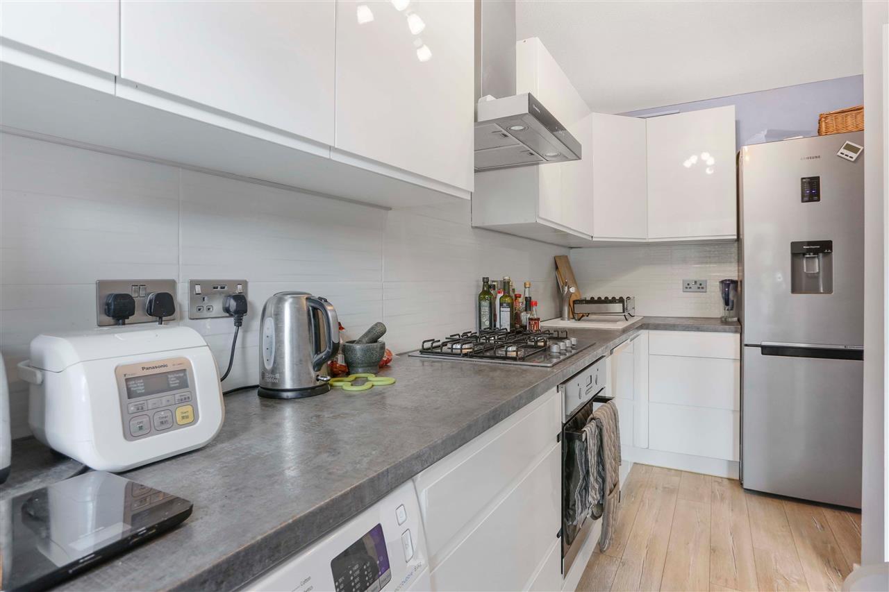 1 bed flat for sale in Warrender Road  - Property Image 9