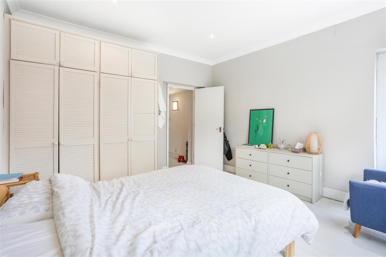 2 bed flat for sale in Tufnell Park Road 3