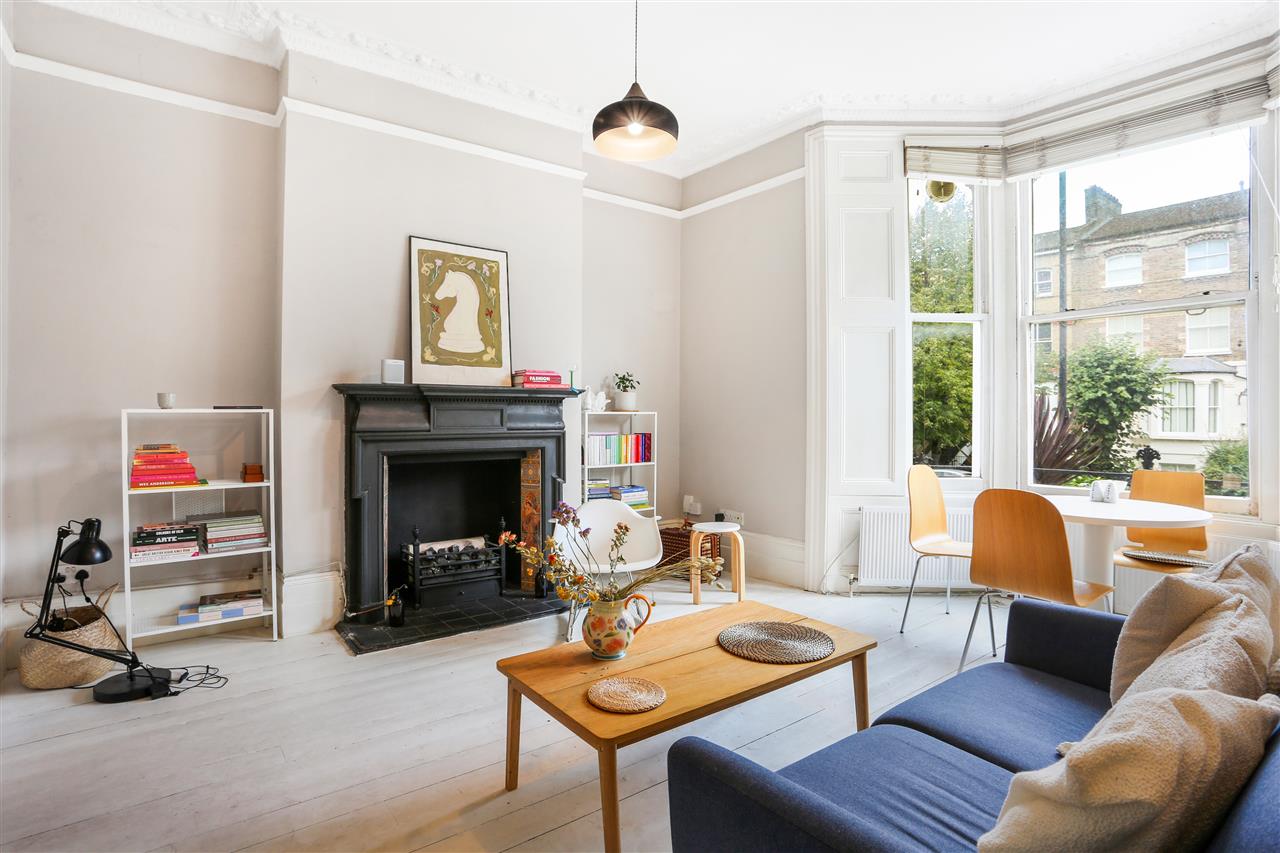 2 bed flat for sale in Tufnell Park Road  - Property Image 5