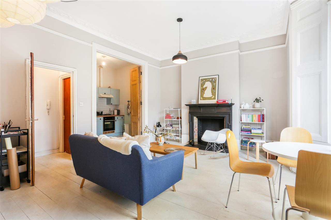 2 bed flat for sale in Tufnell Park Road  - Property Image 9