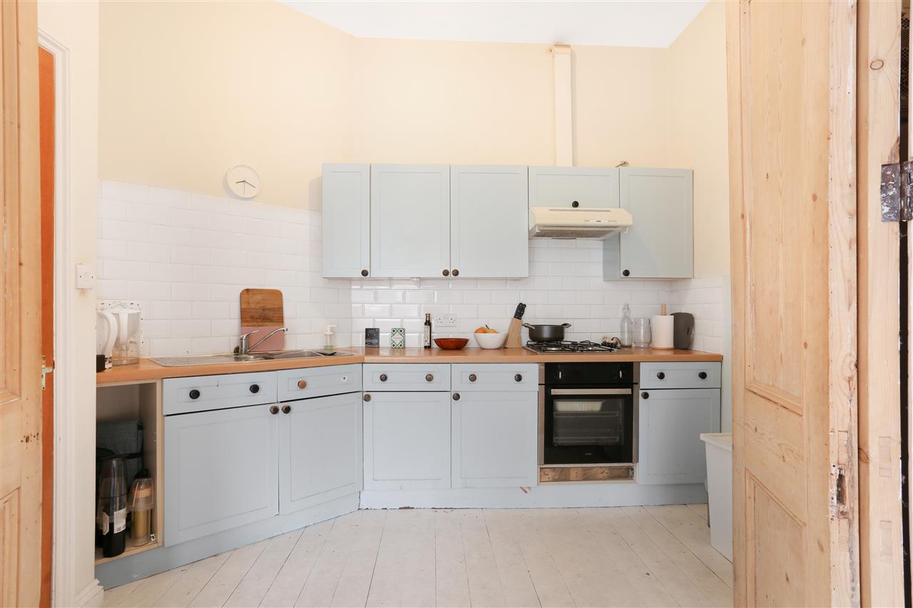 2 bed flat for sale in Tufnell Park Road  - Property Image 11