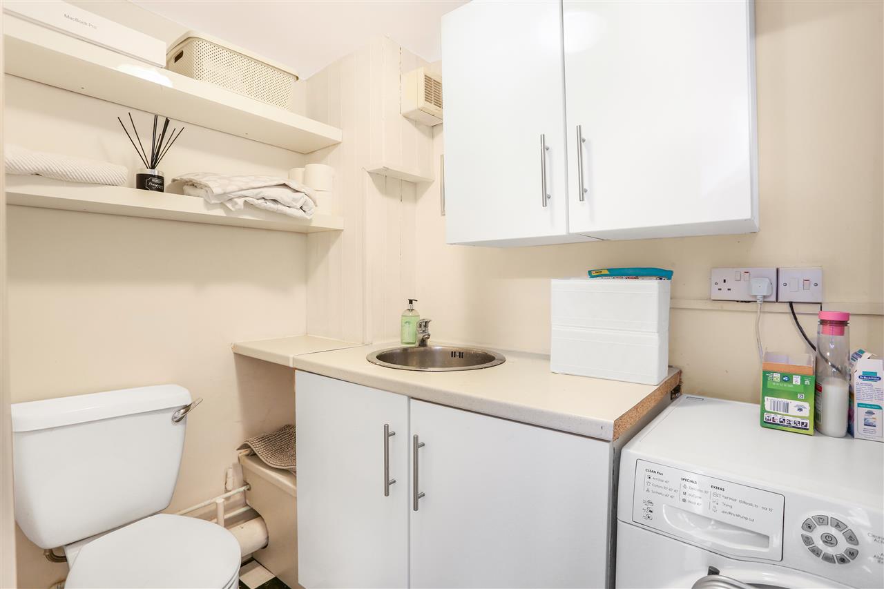 2 bed flat for sale in Tufnell Park Road  - Property Image 12