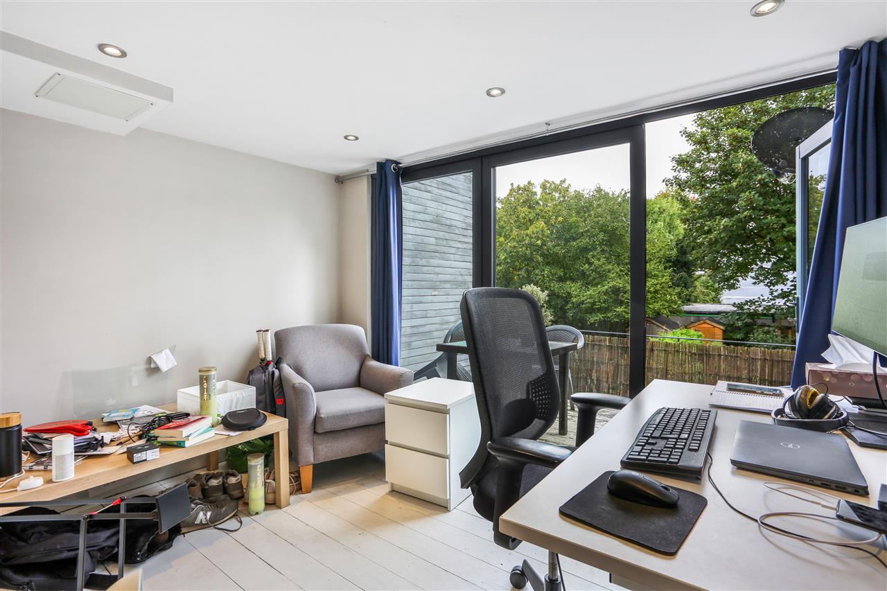 2 bed flat for sale in Tufnell Park Road  - Property Image 13