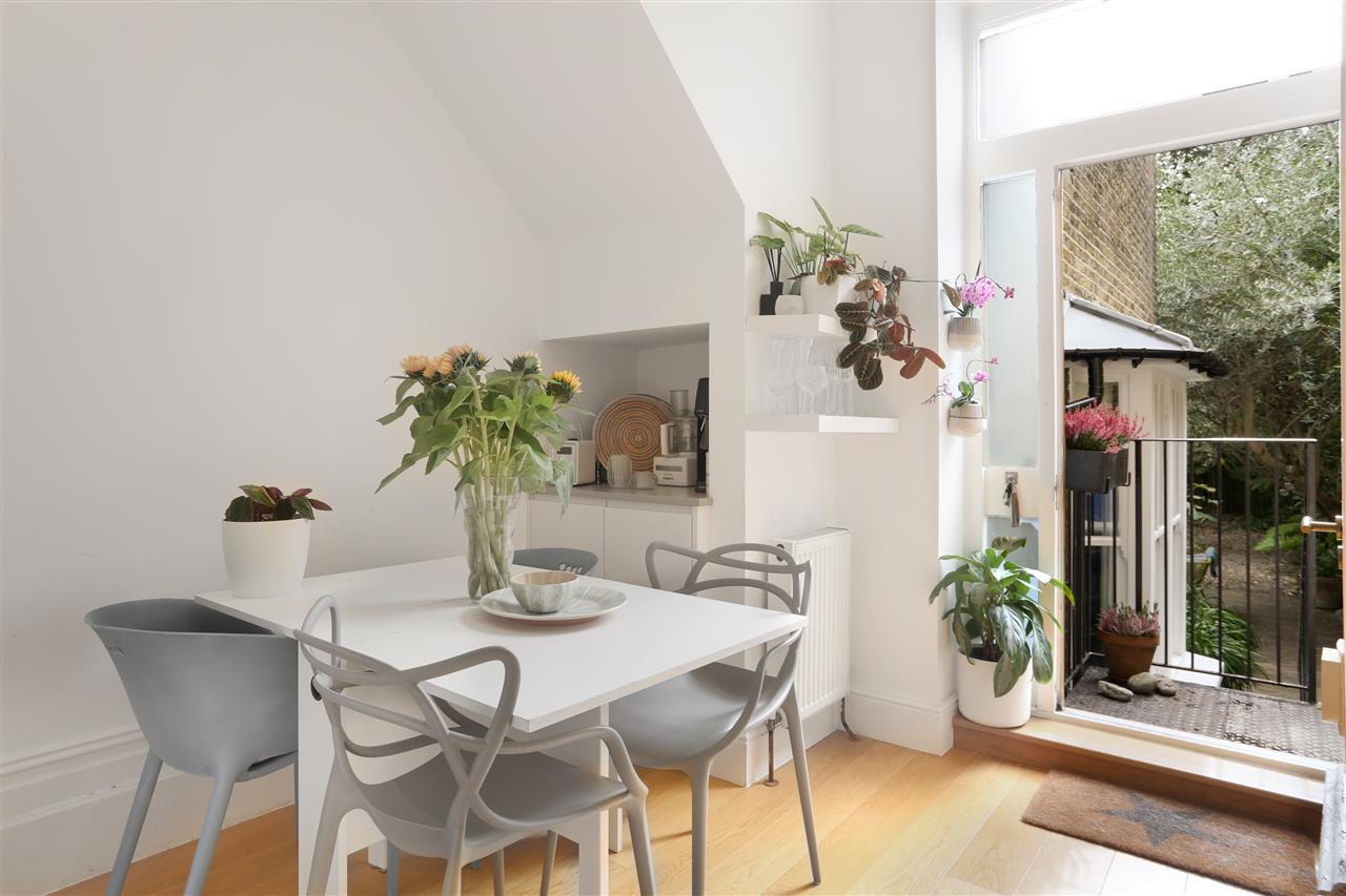 1 bed flat for sale in Mercers Road 4