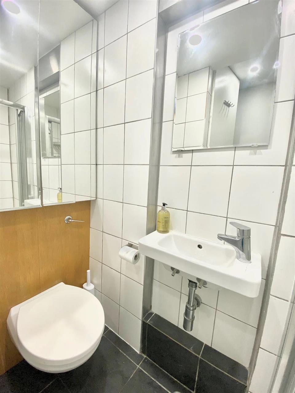 1 bed flat for sale in Southcote Road 4