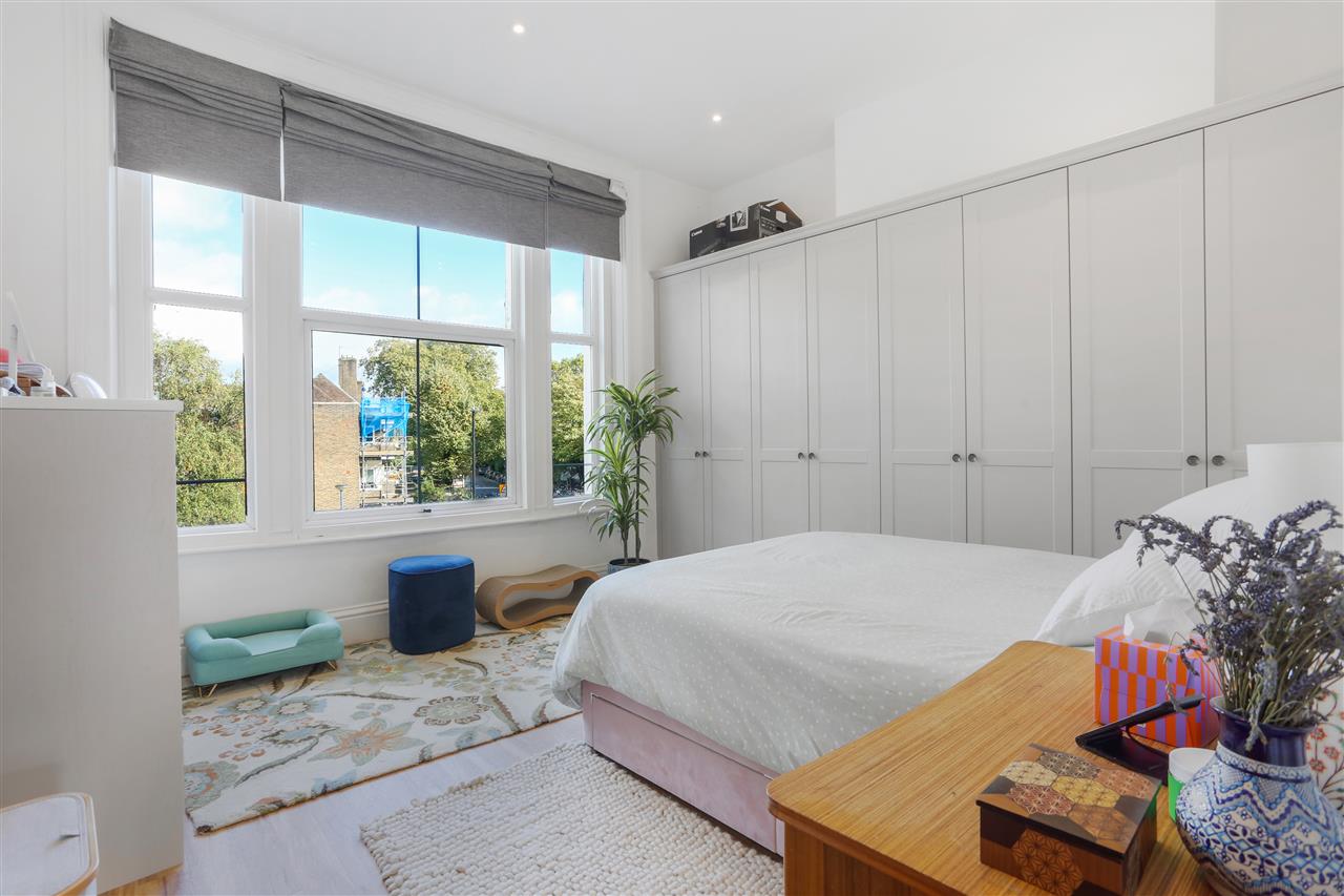 2 bed flat for sale in Brecknock Road 2