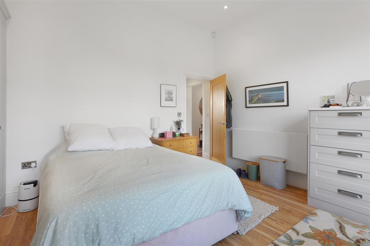 2 bed flat for sale in Brecknock Road 10